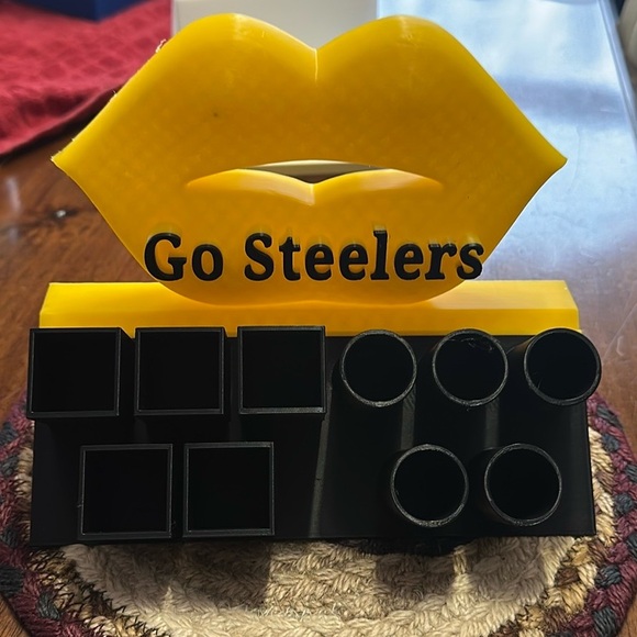 Red Lip-Shaped Lipstick Holder Homemade by me - Picture 7 of 7